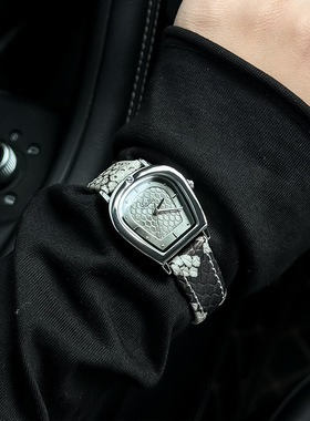 诗高迪scottie新款豹纹皮带女表高颜值时尚个性女士手表时尚表盘