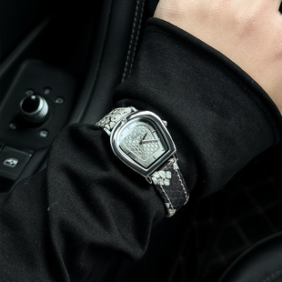 女士手表时尚 个性 表盘 豹纹皮带女表高颜值时尚 诗高迪scottie新款