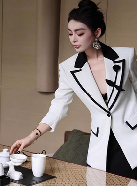 白色西装外套女2025秋轻奢高级感超好看又a又飒时尚百搭西服上衣