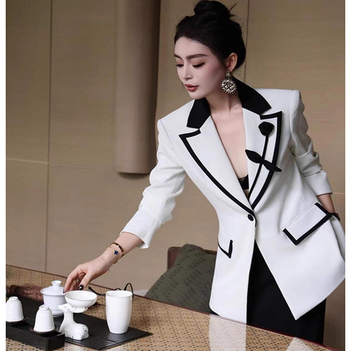 白色西装外套女2025新款