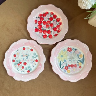 包邮/日单设计师山口麻子草莓兔子花瓣釉下彩陶瓷手作粗陶甜品盘