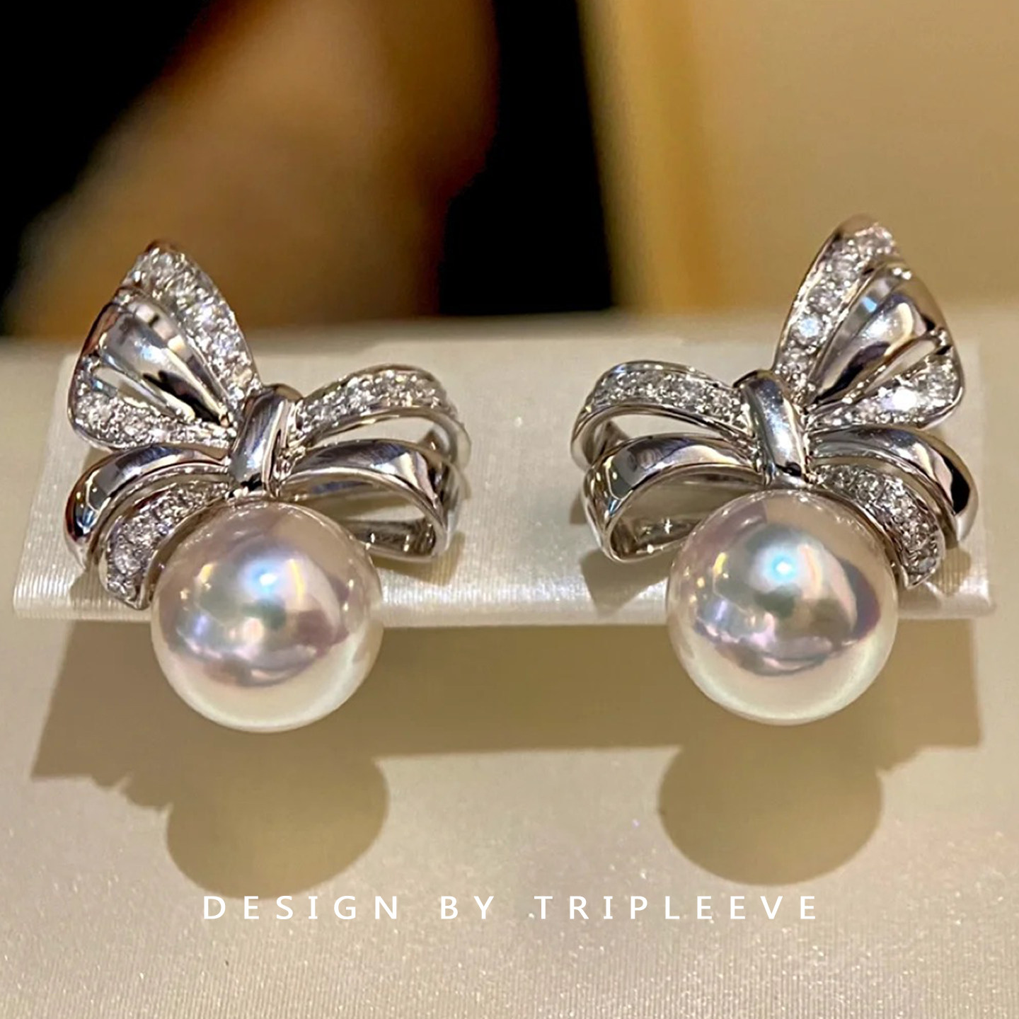 经典蝴蝶结谁戴谁好看