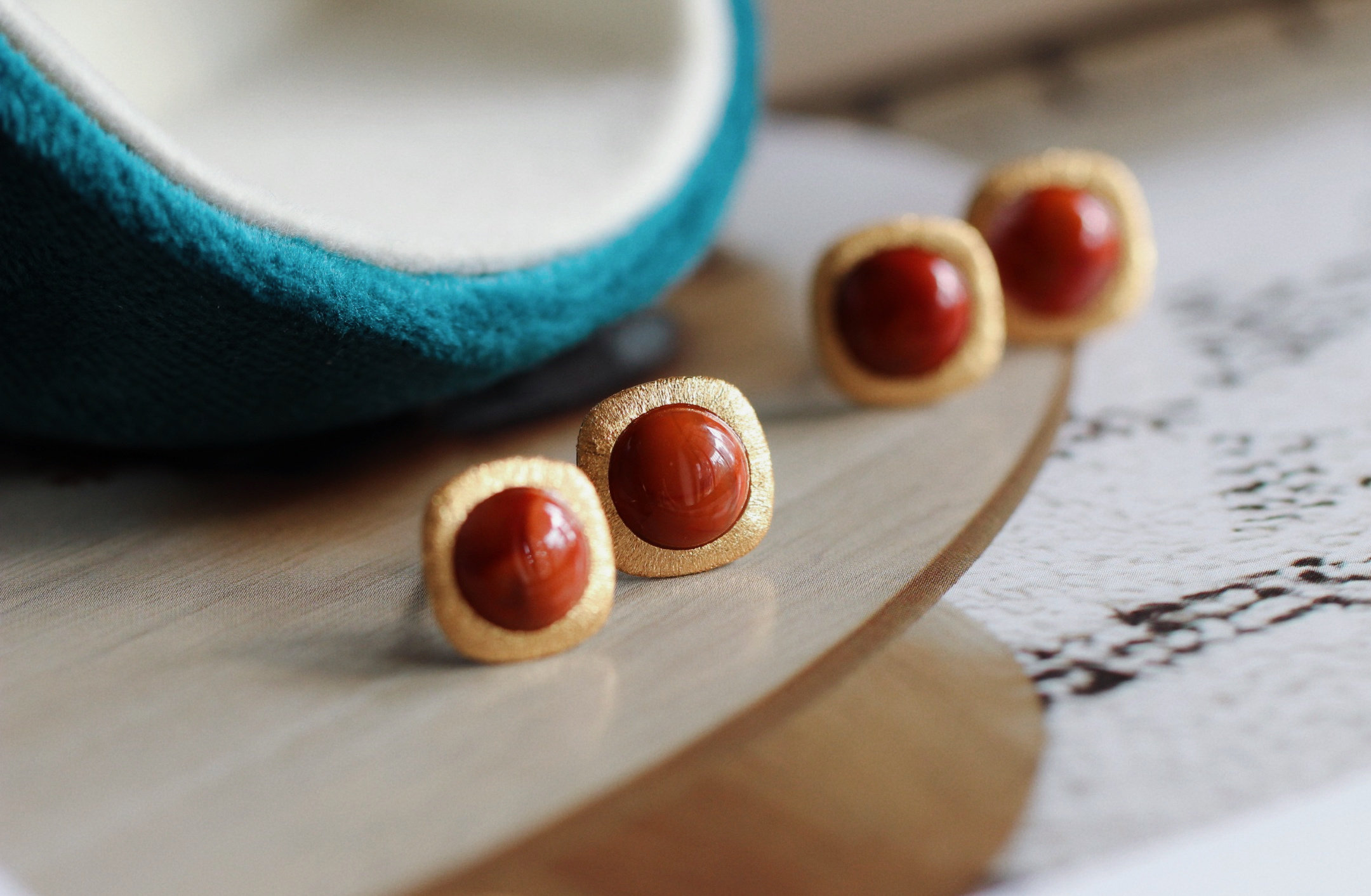 天然川料火焰红南红耳钉 s925银镀金 裸石8mm 颜色红艳肉质饱满,饰品/流行首饰/时尚饰品新,耳饰,淘宝优惠券,粉丝福利购,淘宝优惠卷