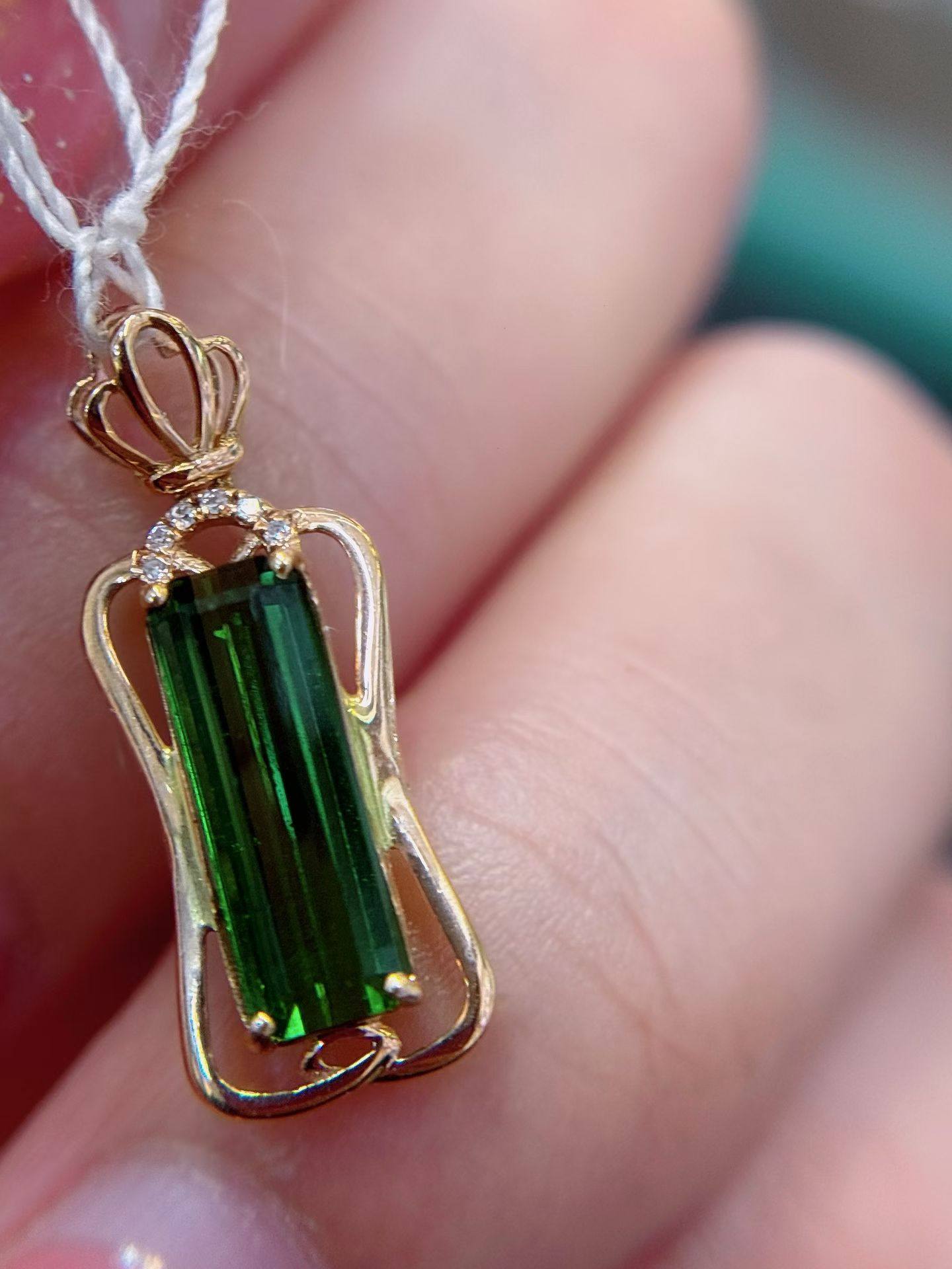 18k金镶钻石电光绿绿碧玺吊坠 碧玺2克拉 钻石6颗  附权威证书,珠宝/钻石/翡翠,颈饰,淘宝优惠券,粉丝福利购,淘宝优惠卷