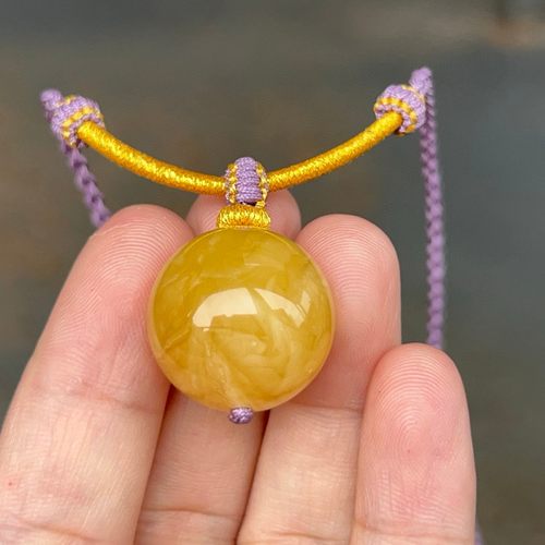 精美鸡油黄蜜蜡圆珠锁骨链，规格20.2mm，一套重7.11克无杂无裂