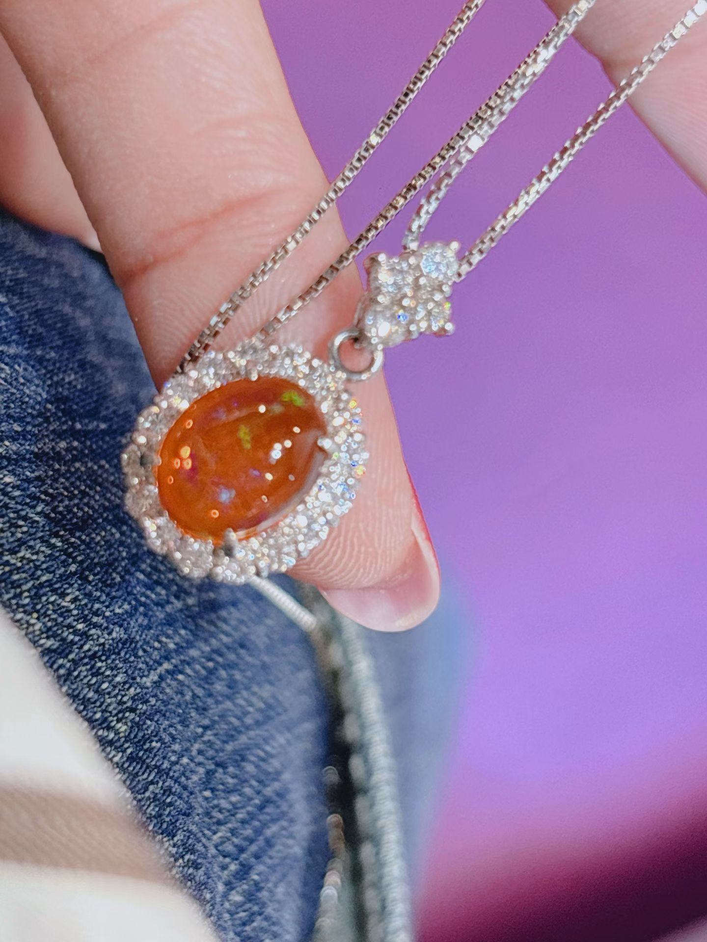 欧泊吊坠项链，1.79克拉 钻石79份 ，附权威证书