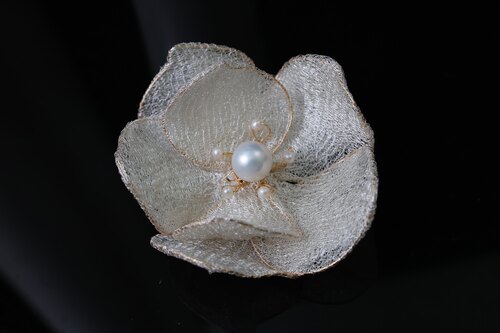 天然强光淡水爱迪生珍珠11-12mm，直径70mm大花，意大利工艺蕾丝