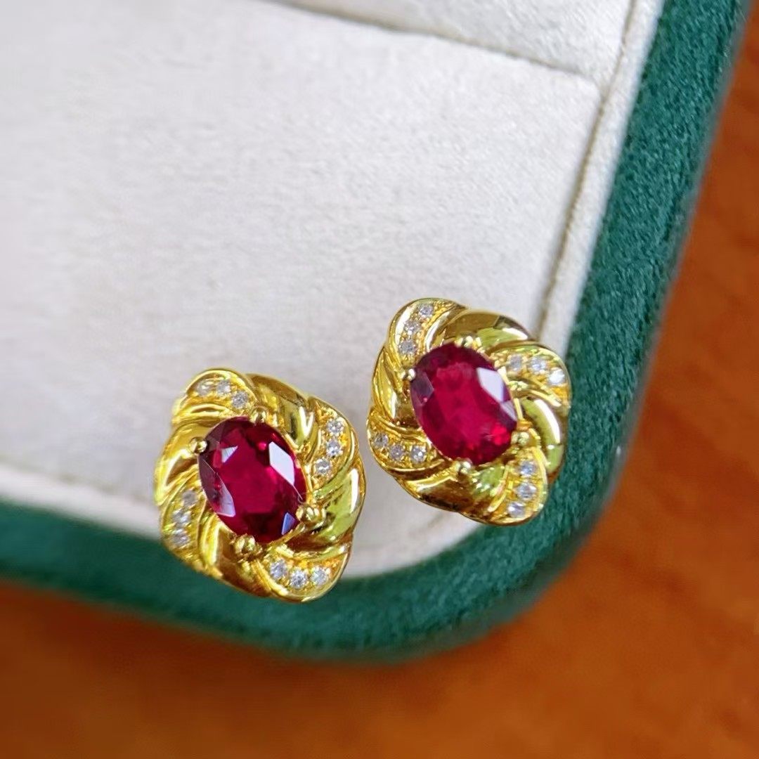 18K金镶嵌天然红碧玺耳钉 总重量: 1.48g主石: 0.85ct，钻石: 24p,珠宝/钻石/翡翠,耳饰,淘宝优惠券,粉丝福利购,淘宝优惠卷