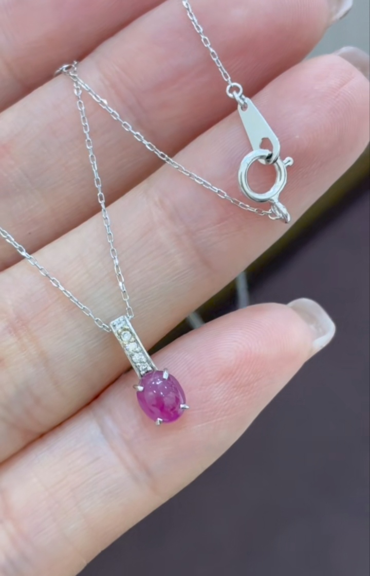 18k金镶嵌天然红宝石51分钻石项链（含视频中的18k金链子）