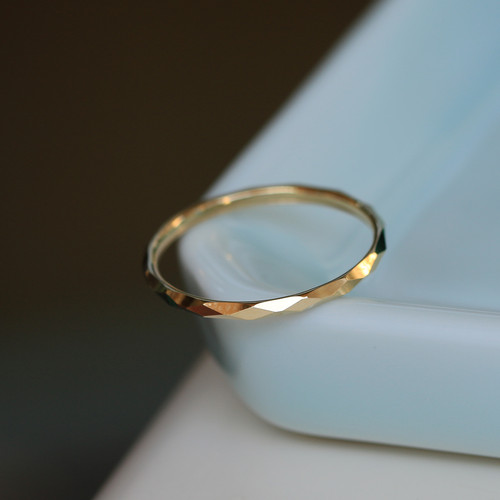 现货 兔兔纯14K金菱花刻面细指环1.6mm 素金纤细简约戒圈指尖细闪