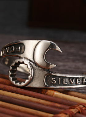 s925男女个性创意潮人字母手镯