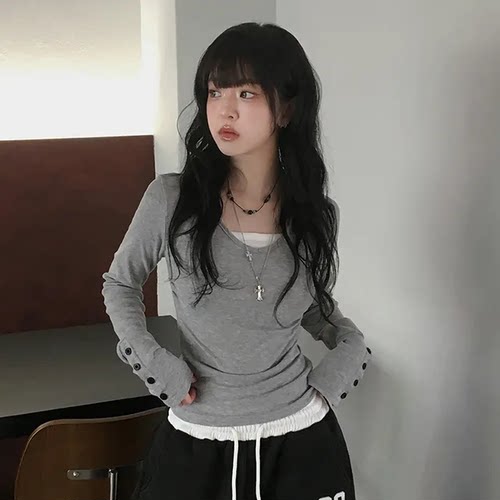预习春天 纽扣V领修身长袖T恤 美式甜酷辣妹风收腰露肩百搭上衣