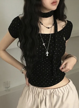 夏日小记 甜酷系黑色露肩短袖T恤 设计感围脖辣妹修身短款上衣
