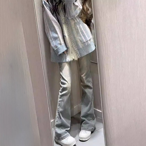 女大童2026新款显瘦微喇牛仔裤子