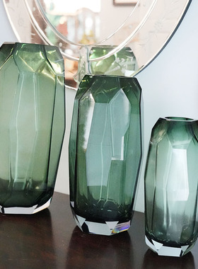 出口澳大利亚轻奢祖母绿手工磨刻多面琉璃花瓶装饰摆件