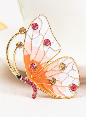新款时尚通勤个性半边蝴蝶胸针轻奢感合金镶钻胸饰热销