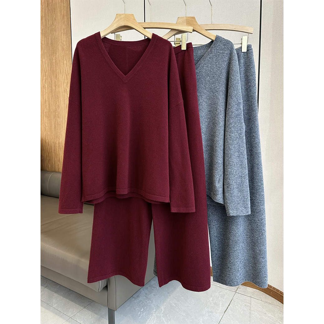 C4710 时尚巴黎的老店 爆美保暖显瘦！羊毛羊绒套装 V领毛衣+长裤