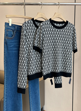 C4582 时尚巴黎的老店 舒适与品位！美丽奴羊毛 V字老花二件套 女