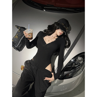 灰尘邓邓 V领长袖上衣女2025冬季新款内搭打底衫修身连体衣T恤