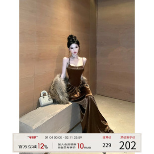 灰尘邓邓 御姐感连衣裙女2025冬季新款法式吊带裙缎面长裙裙子