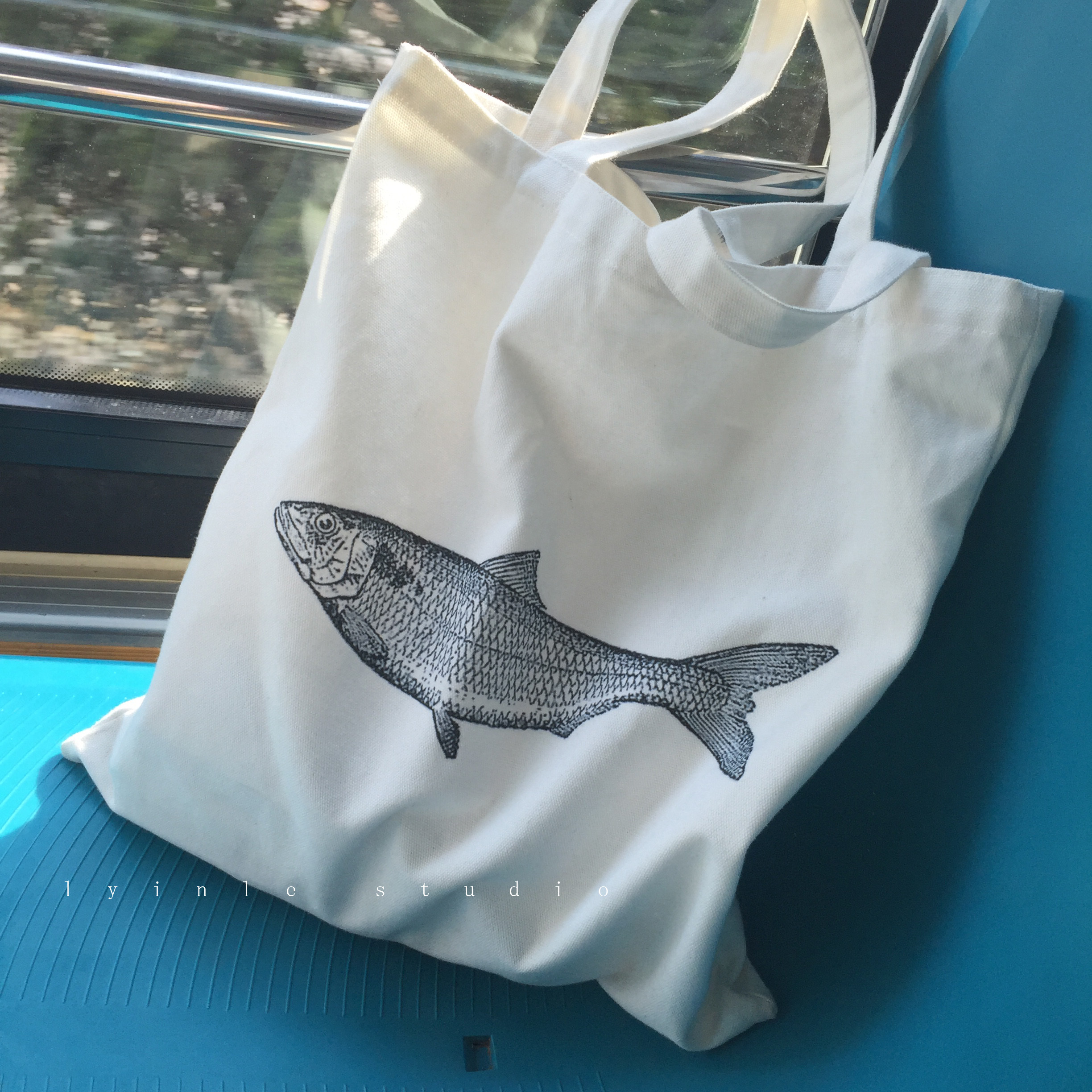 李因乐独立设计复古风帆布包袋