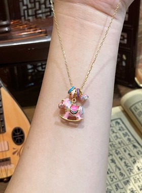 s925纯银镀黄金色新款珐琅摇摇木马吊坠项链卡通彩色童趣时尚挂坠