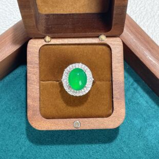 s925纯银手饰新款高冰绿玉髓银镶玉戒指翡翠绿色时尚国潮蛋面男女