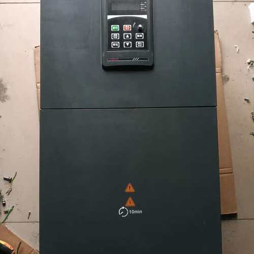 议价三晶变频器45kw智能水泵变频器PDG10-4T045B可维修