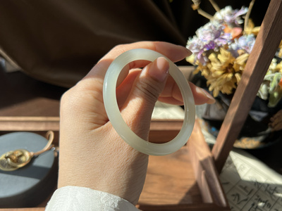 天然和田玉高冰浅晴水料圆细料细圆细条手镯正品高货节日礼物