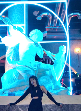 海王餐厅发光欧式人物落地摆件