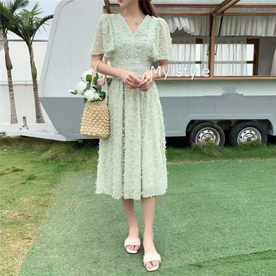 日韩2025春夏新款女流行收腰显瘦名媛气质女神范连衣裙洋装白粉绿