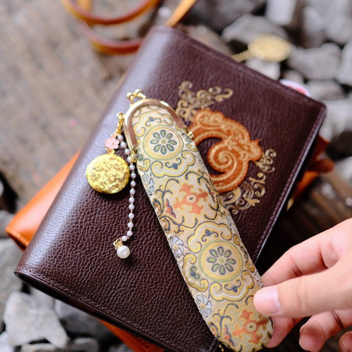 原创宋锦风格钢笔单间