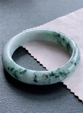 59圈天然翡翠飘黑花宽版手镯65.31天山冰翠时尚女百搭缅甸玉镯子