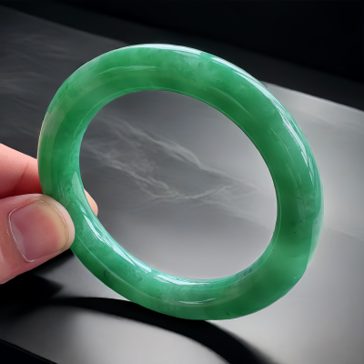 55圈天然满绿翡翠手镯66.2缅甸辣绿色圆镯时尚女百搭翡翠色玉镯子