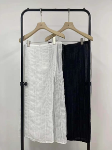 1特 现 韩国东大门24夏新款现atmosphere开叉褶皱肌理感屁帘半裙