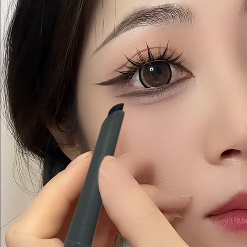 狐狸眼狗狗眼!刀锋胶笔持久不晕染眼线笔防水防汗学生BI备彩妆笔