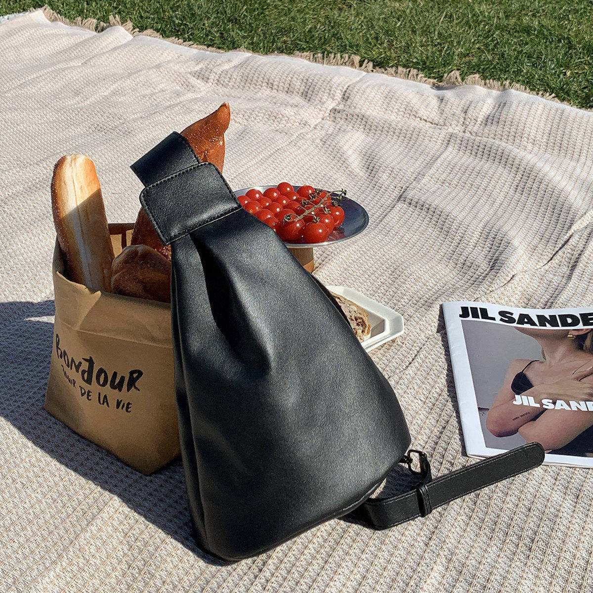 白口阳 韩风设计师款帅气单肩包ins潮简约百搭水桶包斜跨胸包情侣,箱包皮具/热销女包/男包,男士包袋,淘宝优惠券,粉丝福利购,淘宝优惠卷