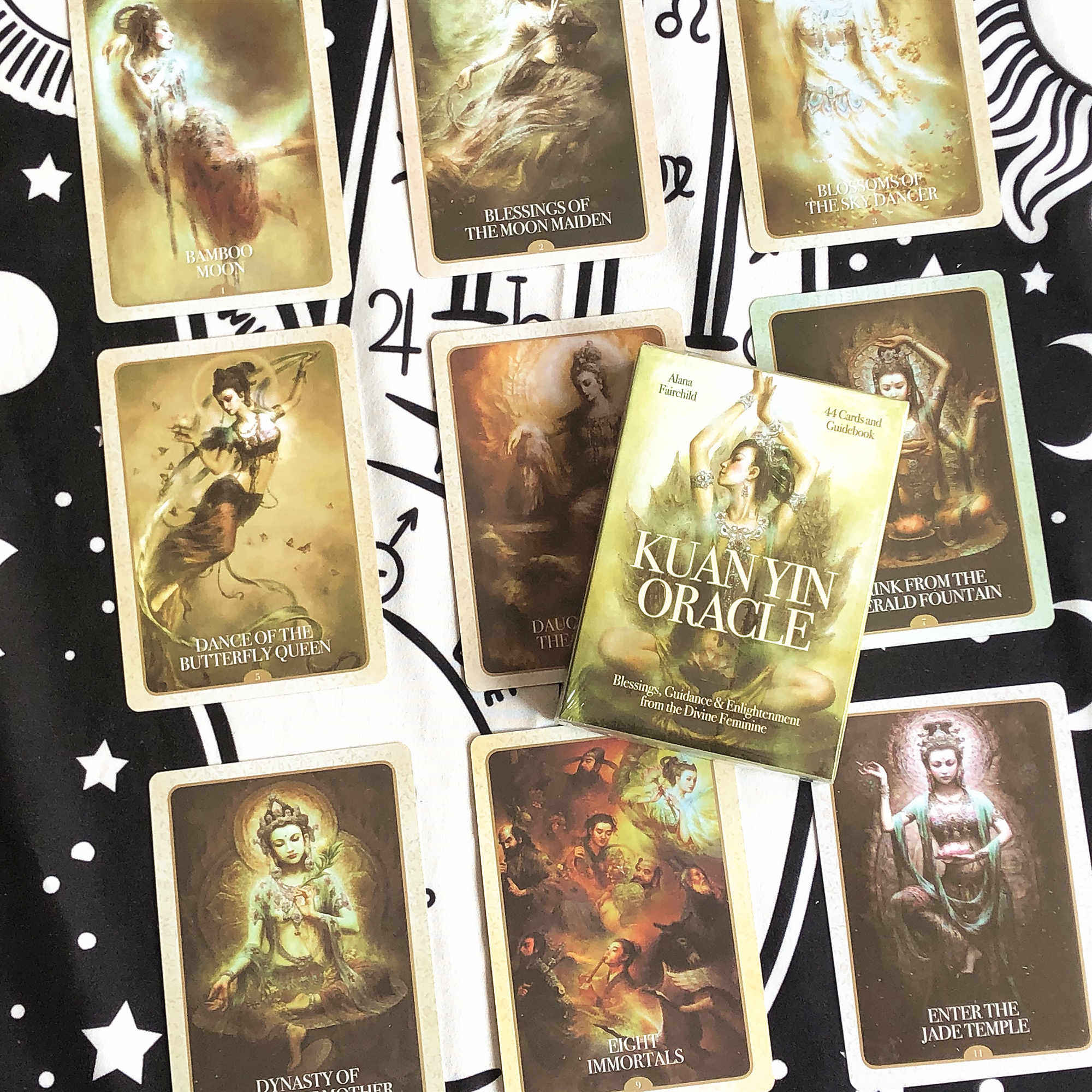 包邮 kuan yin oracle观音神谕卡 英文桌游纸卡牌送翻译