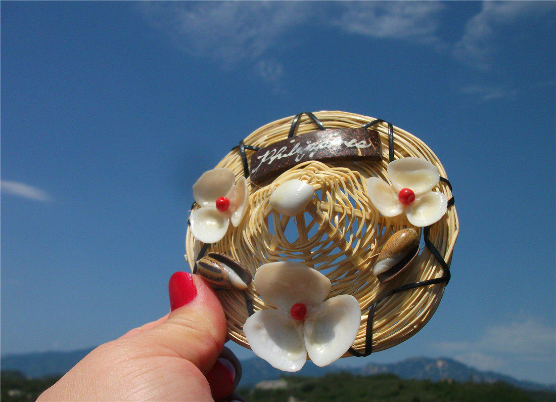 PHILIPPINES BUY FRIDGE MAGNET PHILIPPINE HAND-WOVEN STRAW HAT NATURAL SHELL COCONUT SHELL HANDMADE