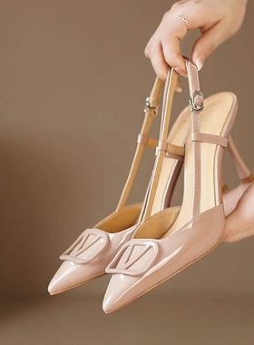 裸色高跟鞋女2026新款V扣尖头细跟法式性感漆皮浅口不累脚凉鞋女