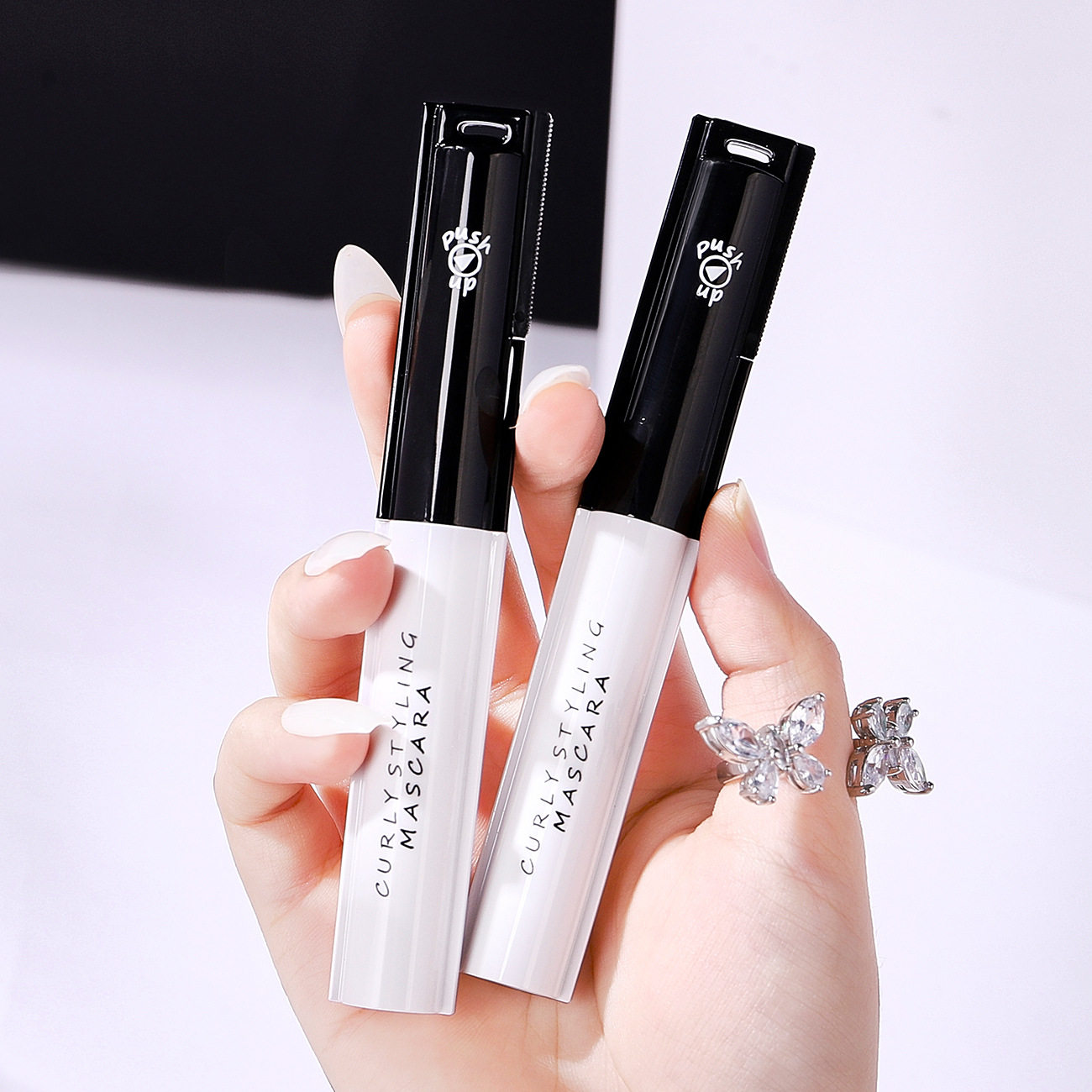 尤莉尤拉卷翘造型睫毛膏防水浓密细小刷头持久不易晕染脱妆打底膏