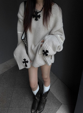 慵懒风十字架贴皮毛衣女秋冬季加厚宽松圆领针织衫小众设计感上衣