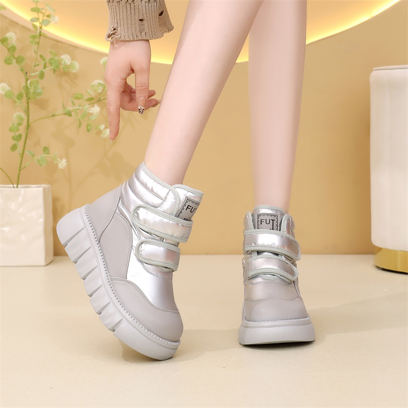 加绒加厚雪地靴女2025年冬季新款魔术贴面包鞋户外防水厚底棉靴子