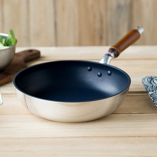 日本进口北陆不粘锅铝合金炒锅轻便无油烟锅平底炒菜锅煎锅燃气用