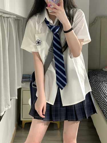 花狸酱学院风JK制服短袖衬衫女基础款校供感刺绣白色衬衣宽松上衣