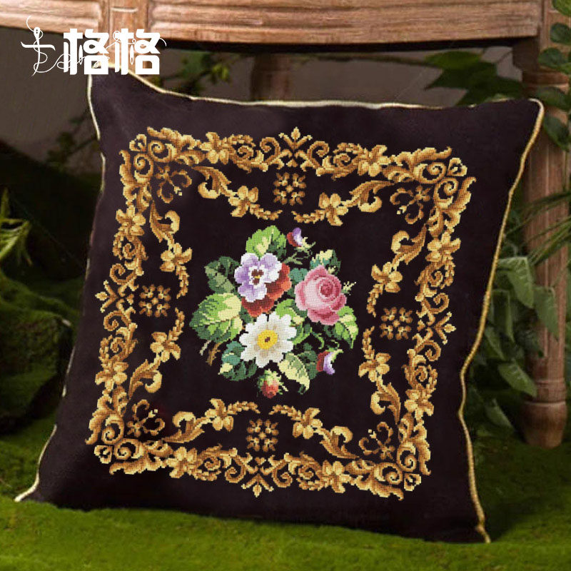十格格十字绣法国DMC线套件2025新款 黑色花纹图案 金蔓絮语 抱枕