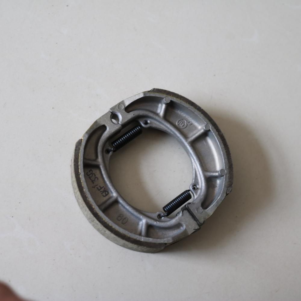 后轮刹车片适用轻骑铃木摩托车