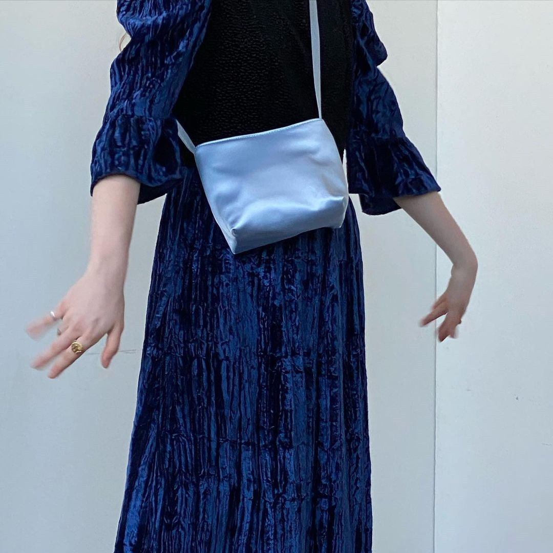 现货 HAI英国真丝绸缎小众手工复古斜跨包单肩包小方包 吴昕同款,箱包皮具/热销女包/男包,小方包,淘宝优惠券,粉丝福利购,淘宝优惠卷