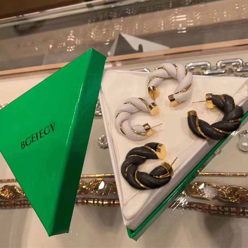 高级感皮麻花欧美扭曲耳圈bv同款