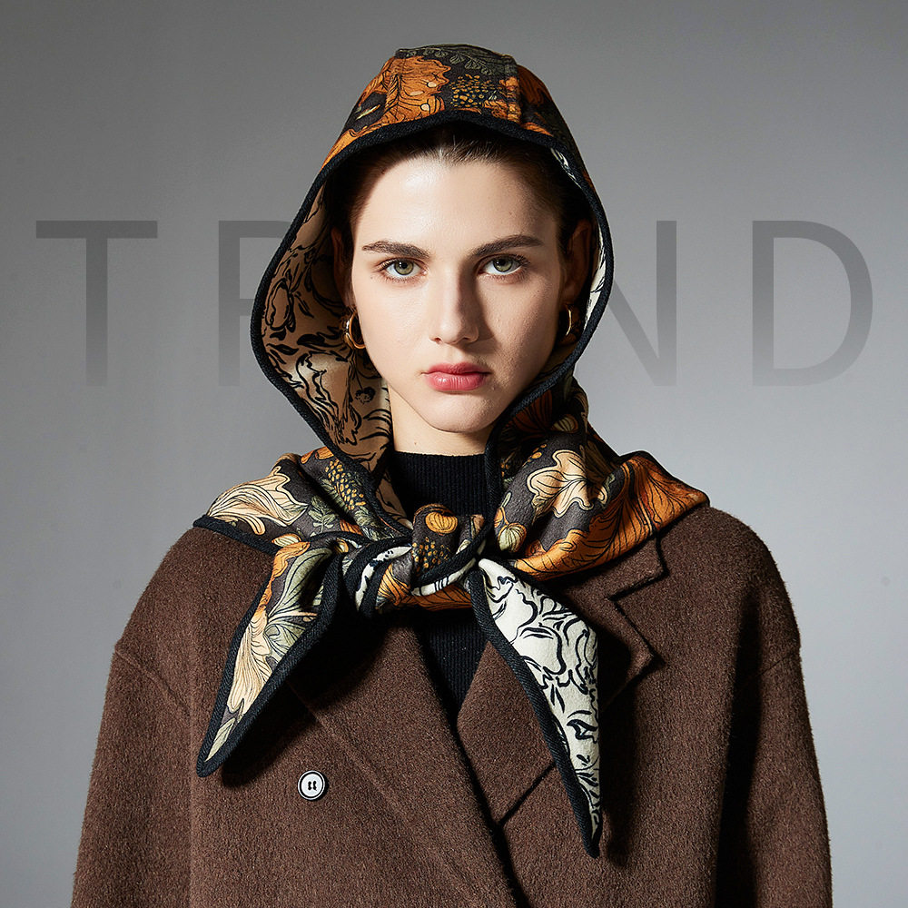 亚马逊高级感2025新款外贸欧美秋冬季时尚花蕊小斗篷披肩围巾